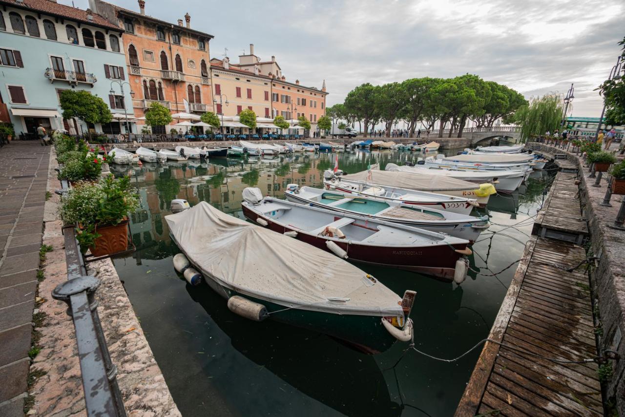 Suite "Castello" Del Garda - Apt Per Coppie Garda 데센자노델가르다 외부 사진