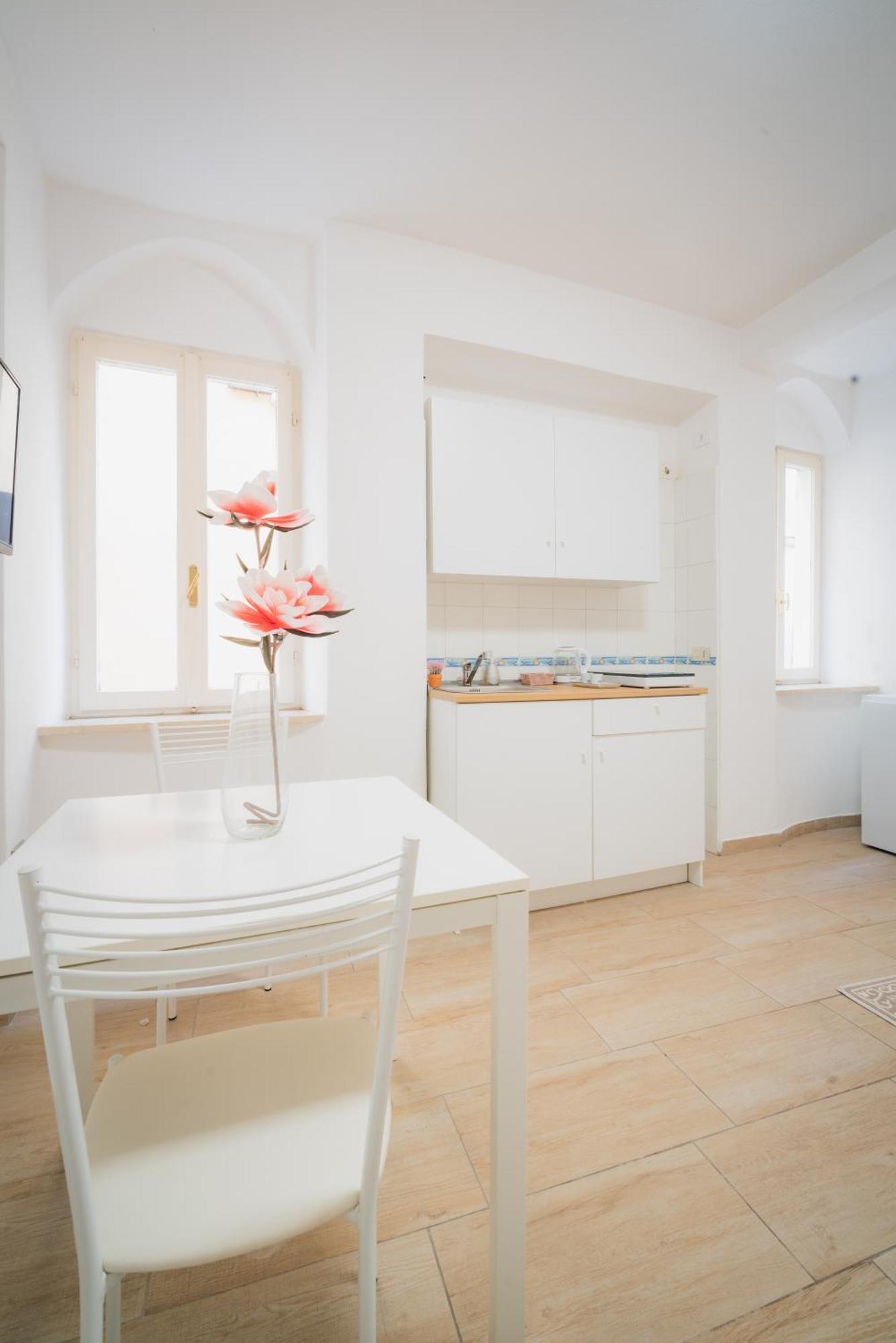 Suite "Castello" Del Garda - Apt Per Coppie Garda 데센자노델가르다 외부 사진